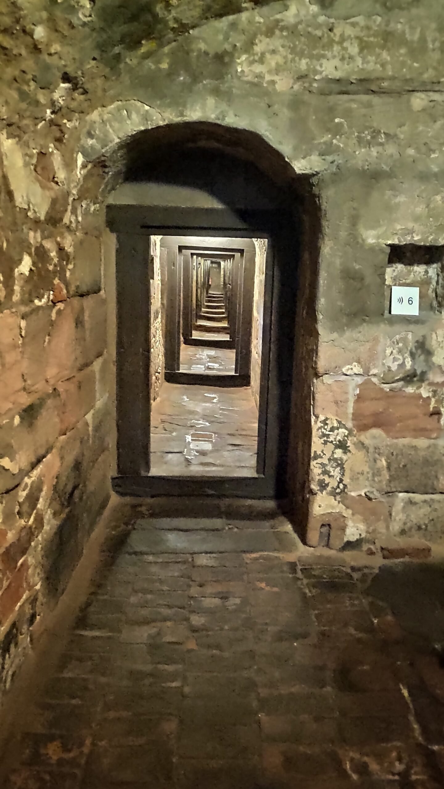 Mittelalterliche Lochgefängnisse, Mazmorras medievales de Núremberg.