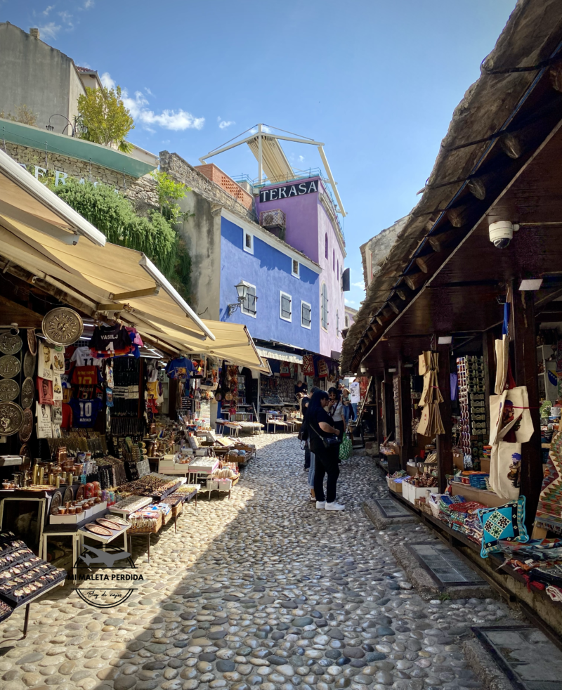 Paseando por el bazar Kujundziluk, Mostar.