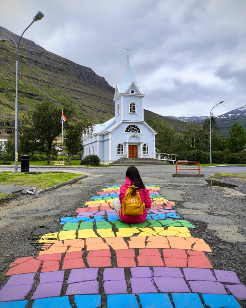 Iglesia de Seyðisfjöður, Islandia.