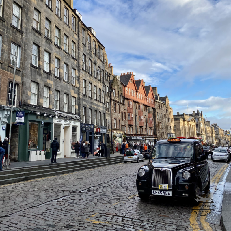 Taxi en Edimburgo.