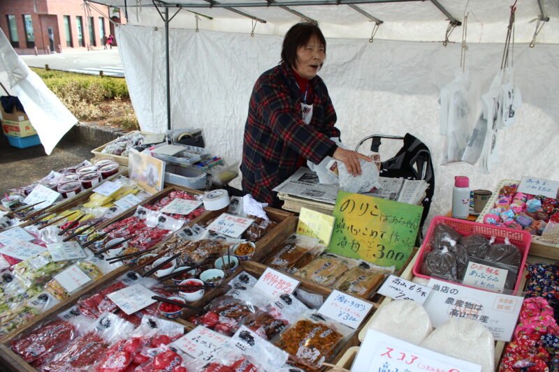 Puesto en el mercado Jinya-mae.