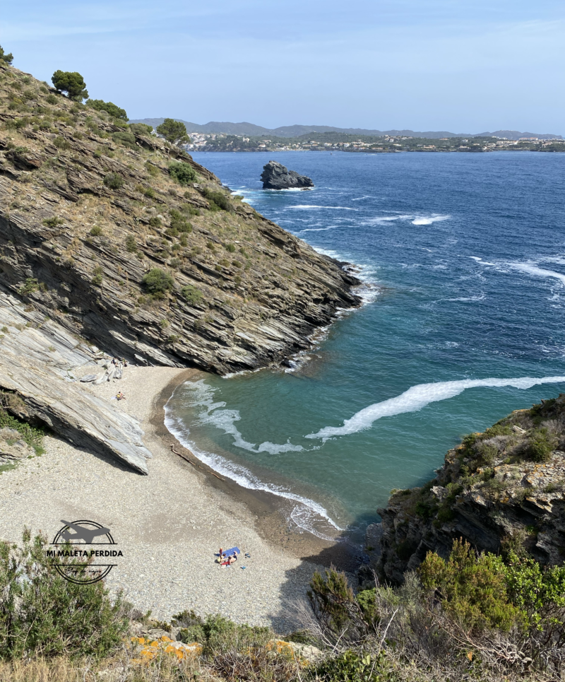 Vistas de cala Sa Sabolla desde el sendero.