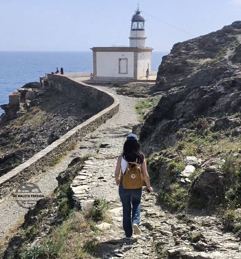 Llegando al faro de cala Nans.
