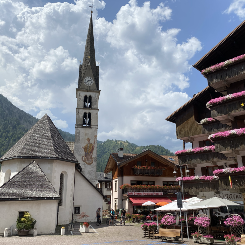 Centro de Alleghe, Dolomitas.