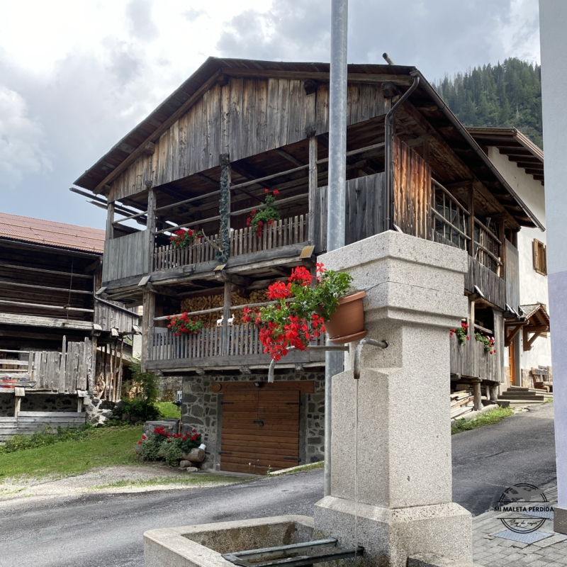 Tradicional tabièi en Sottoguda, Italia. Dolomitas.