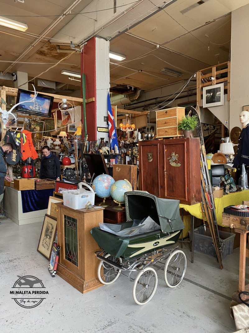 Kolaportid flea market