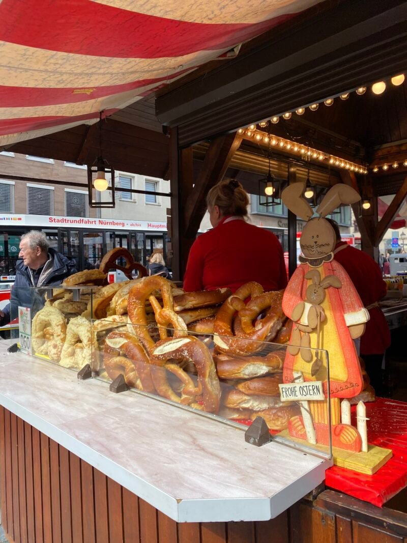Bretzels en un puesto callejero de Núremberg.