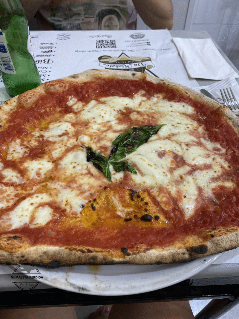Pizza marguerita en L'Antica Pizzaria Da Michele.