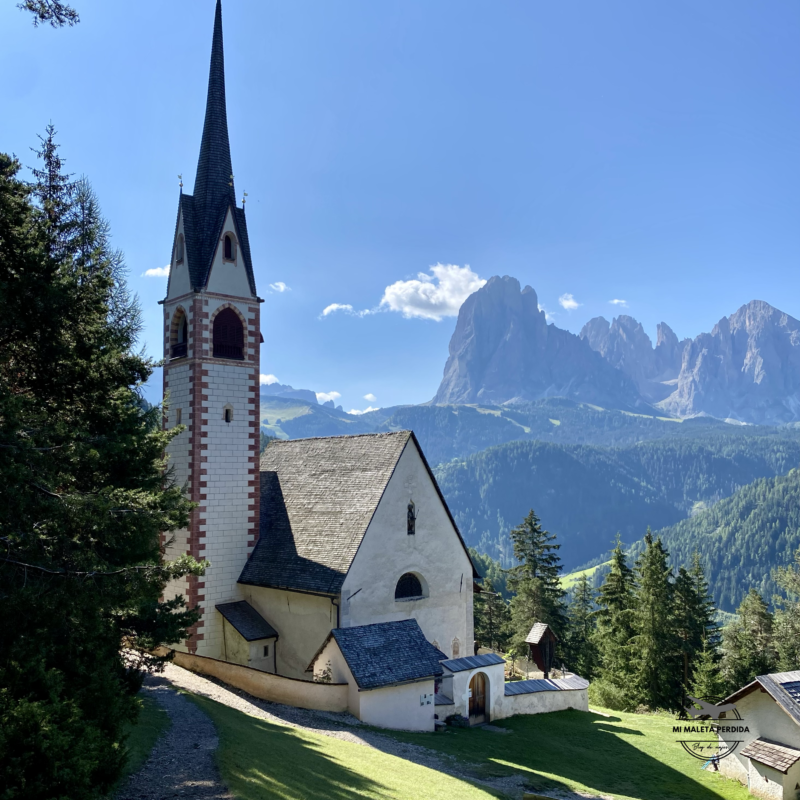 Iglesia de San Giacomo, Ortisei. Dolomitas. Italia.