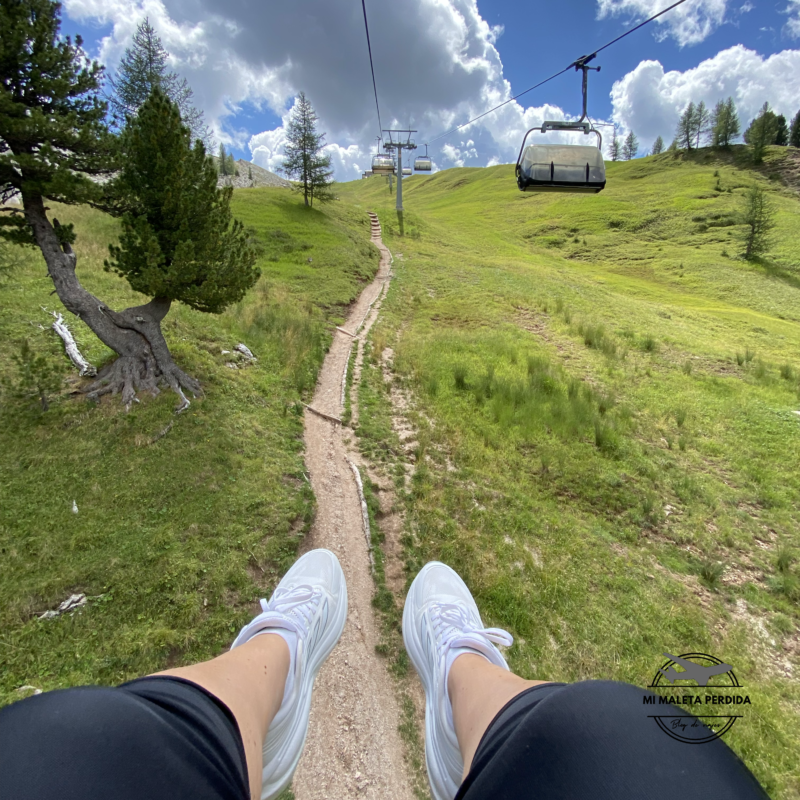 Montada en el telesilla de 5Torri, Dolomitas.