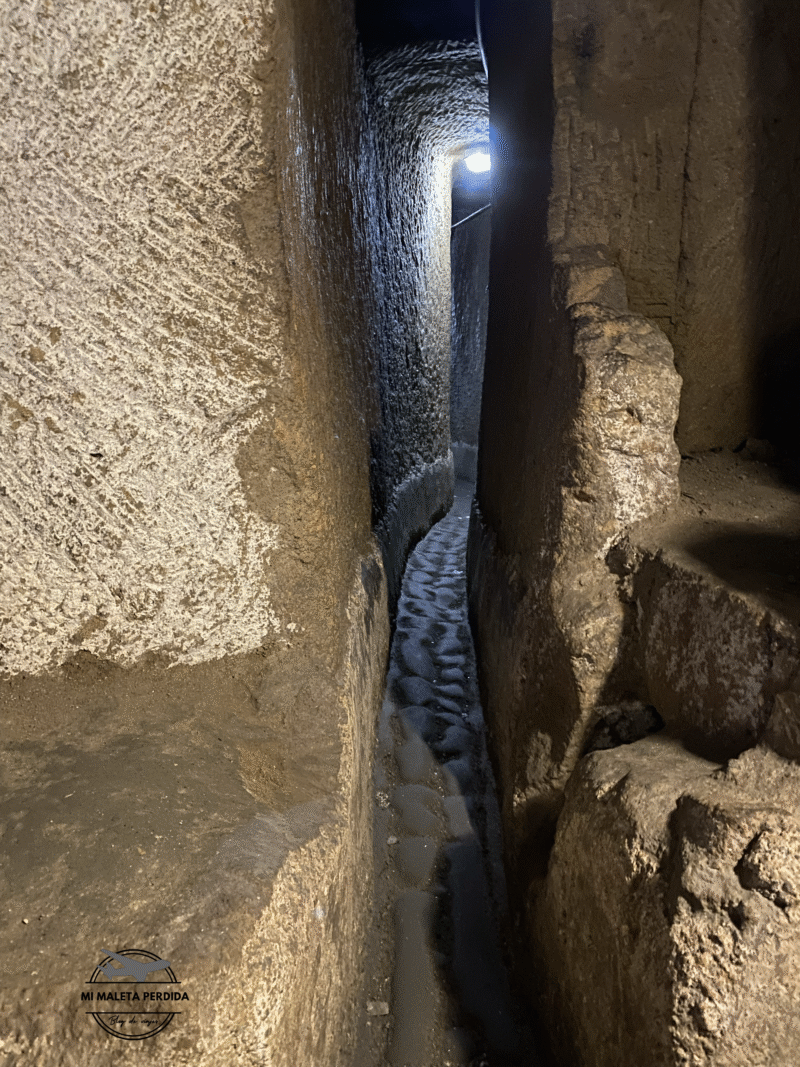 Pasadizos de la Nápoles subterránea.