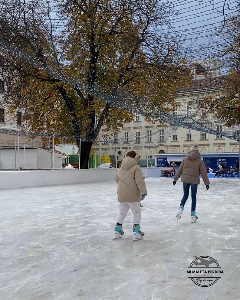 Pista de patinaje en Városháza Park. Budapest.