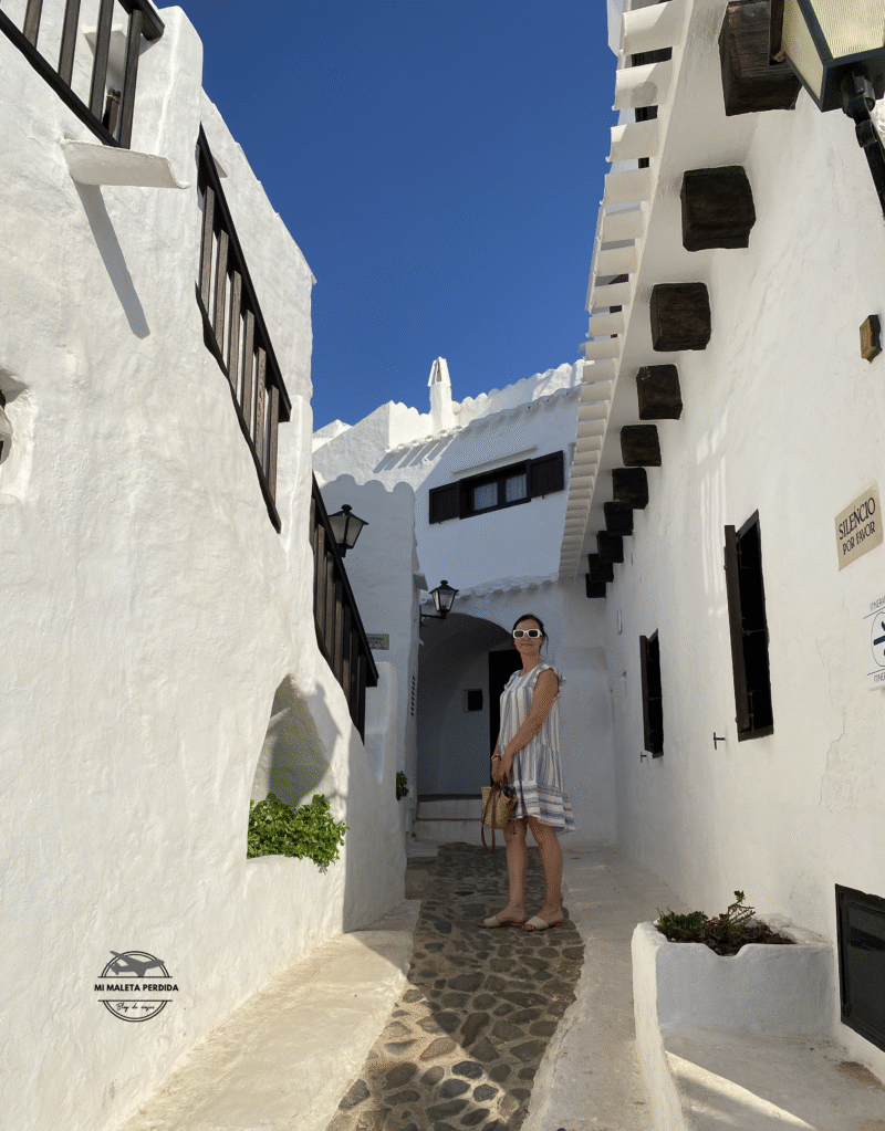 Paseando por Binibeca Vell, Menorca.