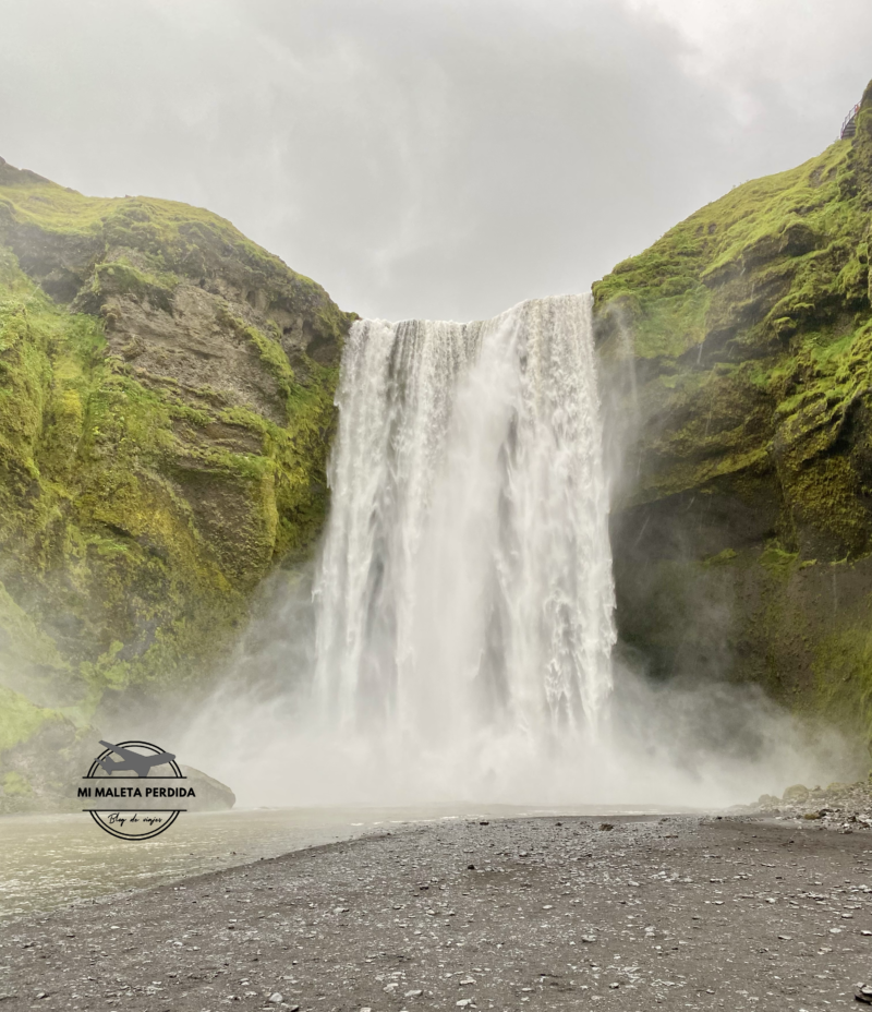 Cascada Skógafoss.
