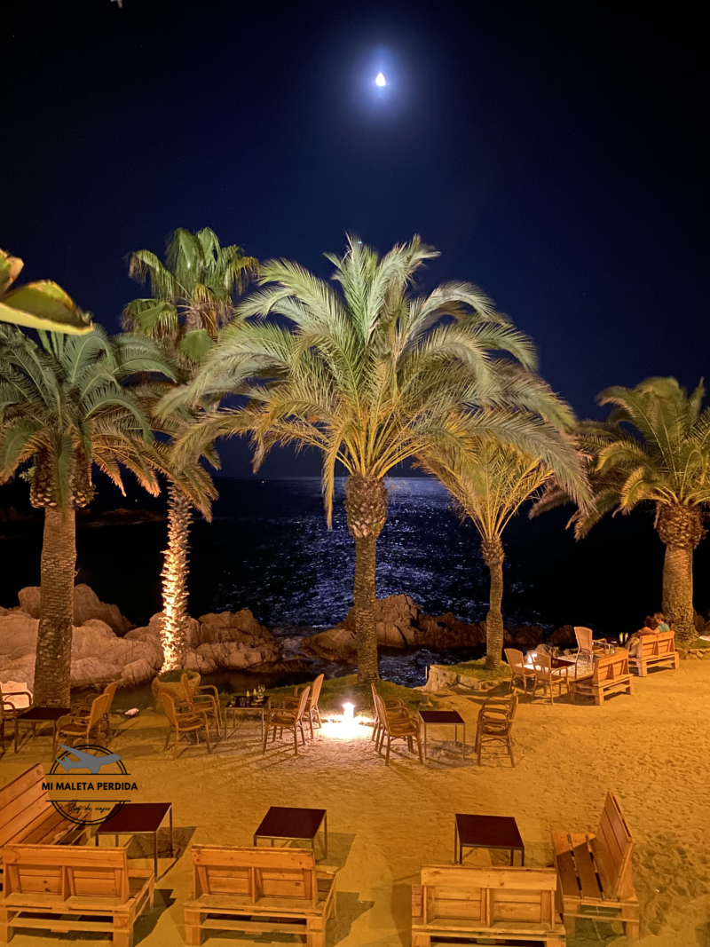 Cala Banys de noche.