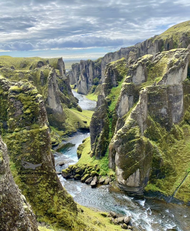 Cañón Fjaðrárgljúfur, Islandia.