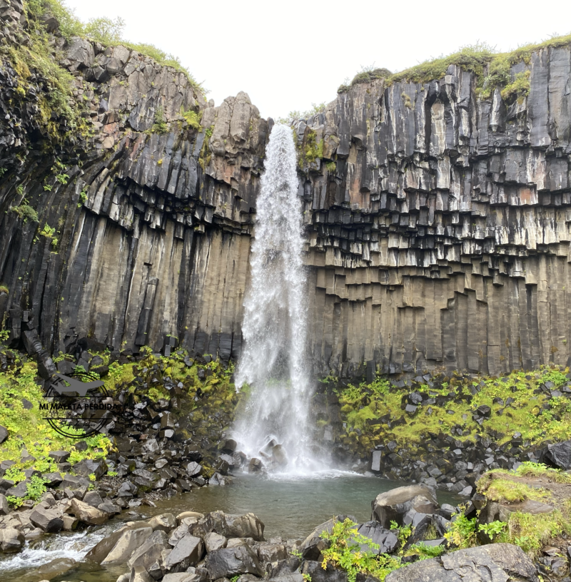 Cascada Svartifoss, Islandia.