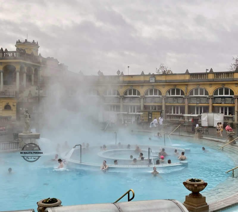 The Adventure pool, Balneario Széchenyi, Budapest.