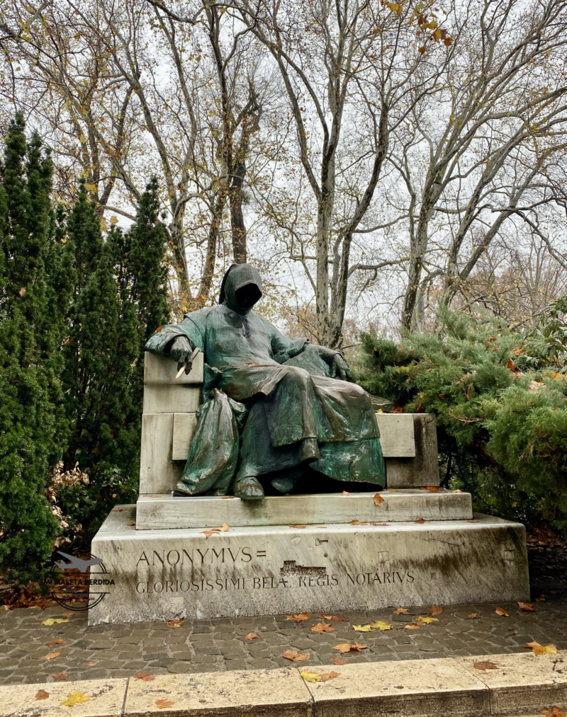 Estatua Anonymus, Budapest.