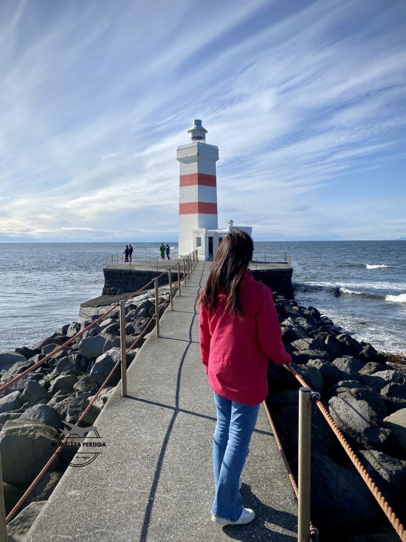Faro Gardskagavíti, Península Reykjanes, Islandia.